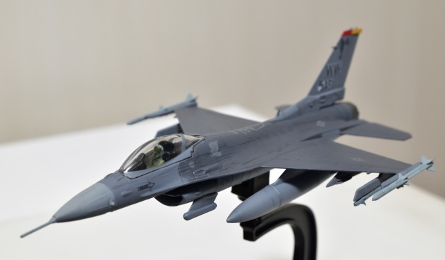 エアファイターコレクション19 アメリカ空軍 F-16CJ ファイティングファルコン 第35戦闘航空団 第5航空群司令官機 レビュー: さくblog
